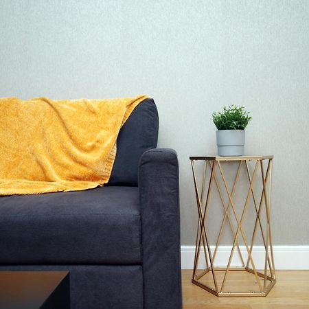 The View - Long Stay Offer - Modern Central Apartment And Parking By Cto Serviced Apartments Cardiff Exteriör bild