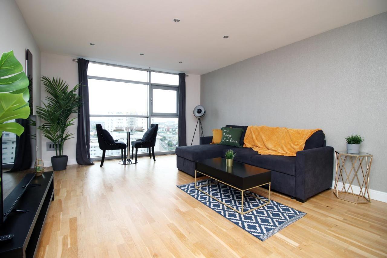 The View - Long Stay Offer - Modern Central Apartment And Parking By Cto Serviced Apartments Cardiff Exteriör bild
