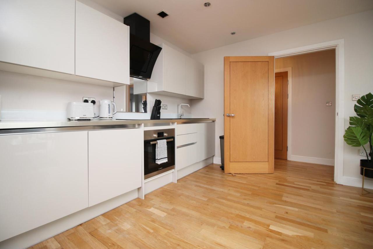 The View - Long Stay Offer - Modern Central Apartment And Parking By Cto Serviced Apartments Cardiff Exteriör bild
