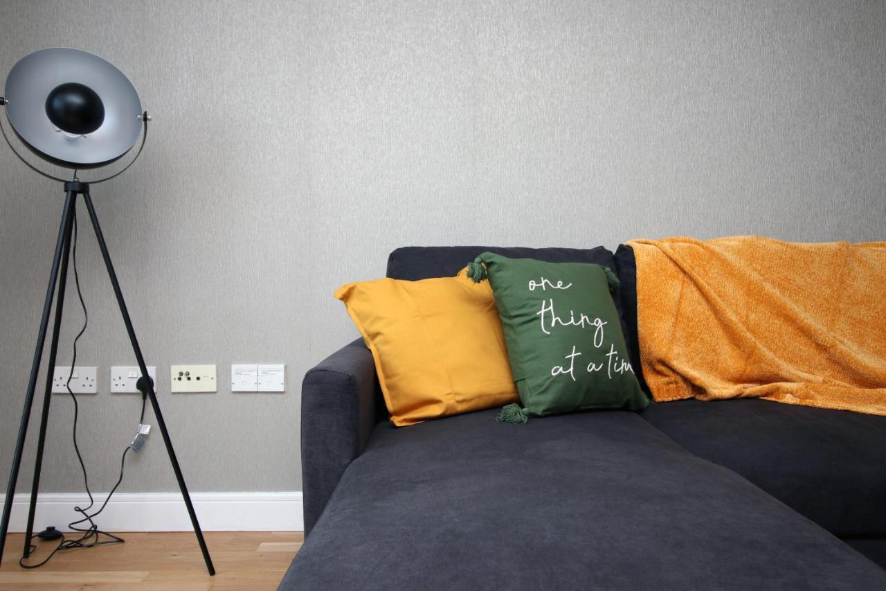 The View - Long Stay Offer - Modern Central Apartment And Parking By Cto Serviced Apartments Cardiff Exteriör bild
