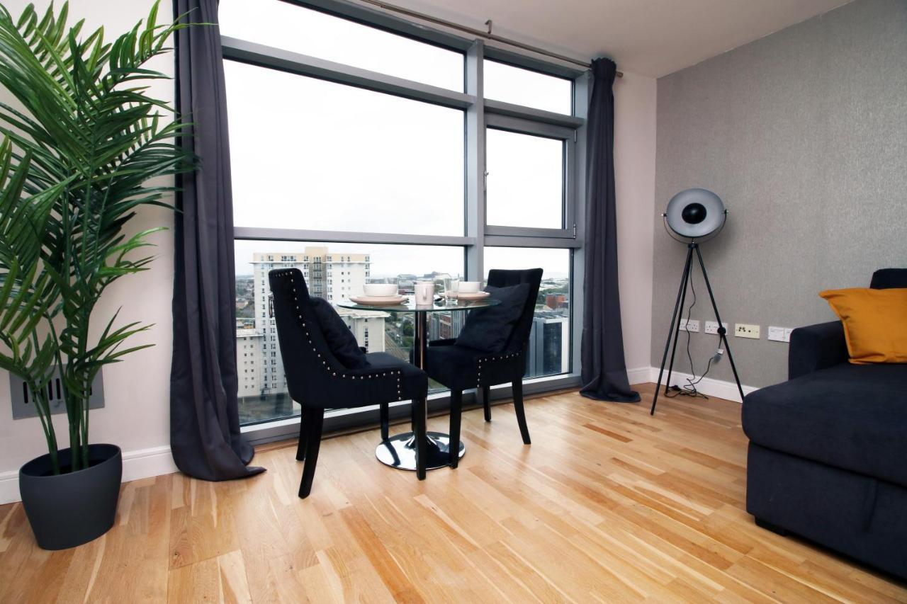 The View - Long Stay Offer - Modern Central Apartment And Parking By Cto Serviced Apartments Cardiff Exteriör bild