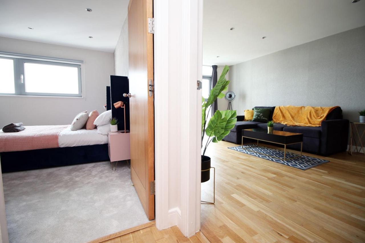 The View - Long Stay Offer - Modern Central Apartment And Parking By Cto Serviced Apartments Cardiff Exteriör bild