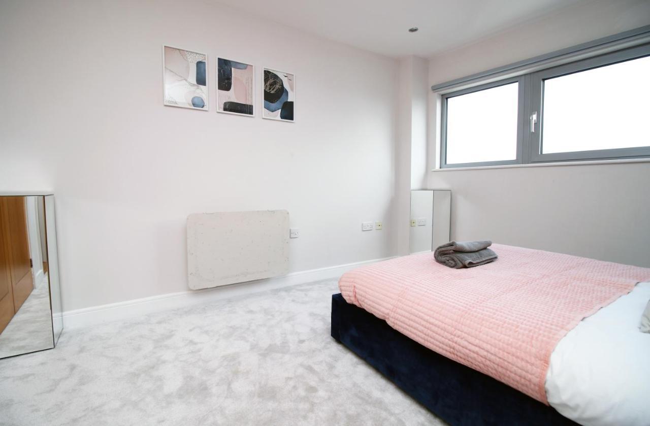 The View - Long Stay Offer - Modern Central Apartment And Parking By Cto Serviced Apartments Cardiff Exteriör bild