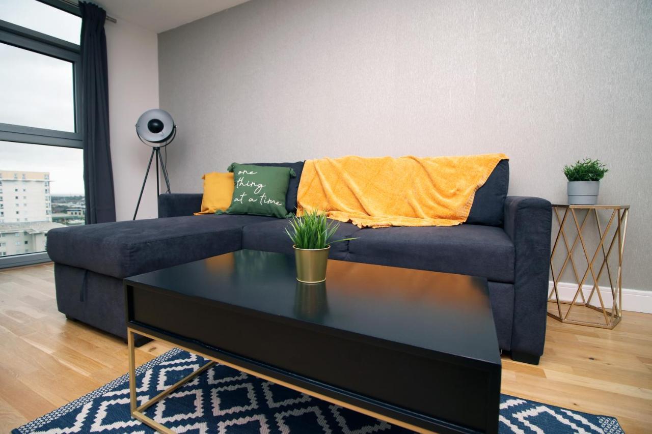 The View - Long Stay Offer - Modern Central Apartment And Parking By Cto Serviced Apartments Cardiff Exteriör bild