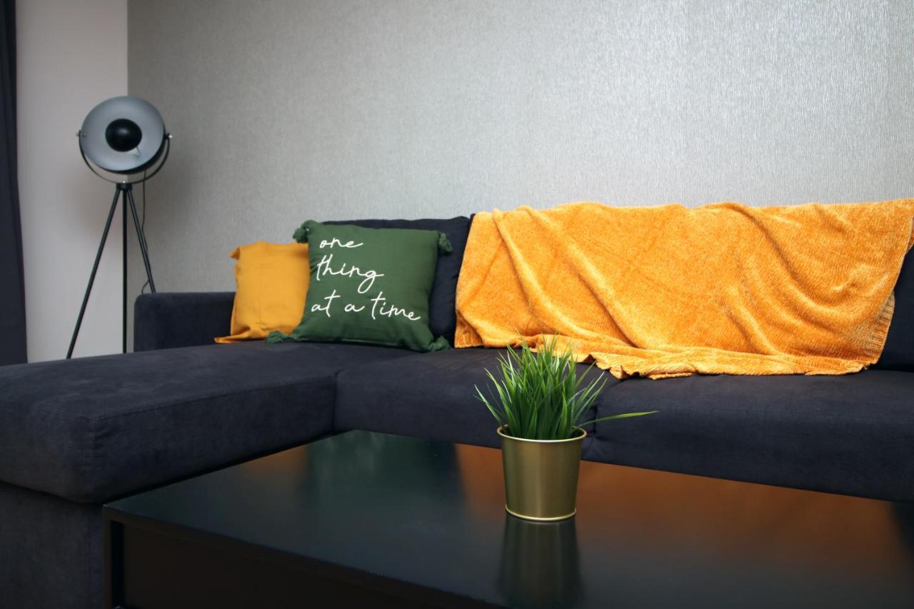 The View - Long Stay Offer - Modern Central Apartment And Parking By Cto Serviced Apartments Cardiff Exteriör bild